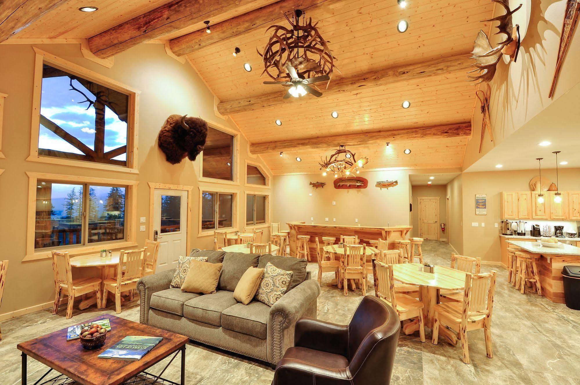 Paddle Ridge Villa West Glacier Exteriör bild